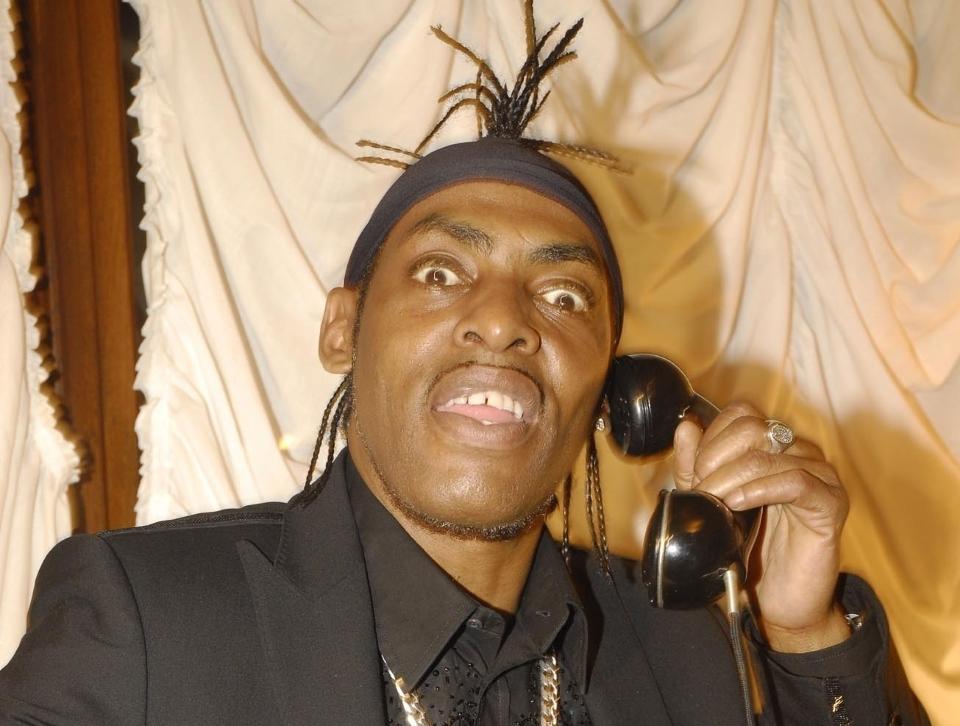 SIRKUS: Det er mye sirkus rundt rapperen Coolio for tida. N� er han ute av �Big Brother�-huset, men D�gnvillpublikummet vil heller ha Dr. Alban. Foto: Stella Pictures