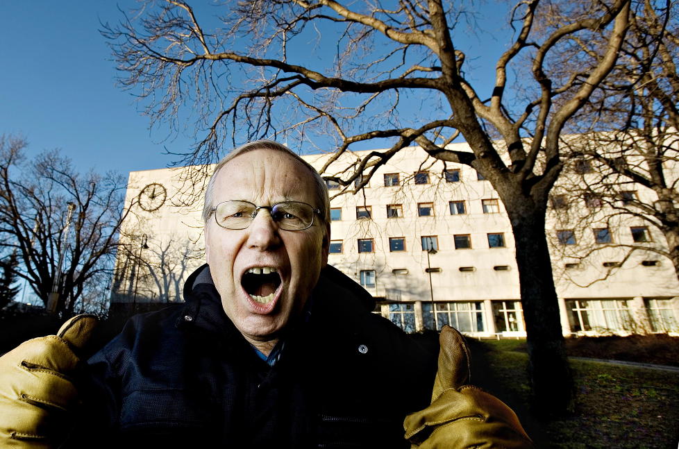 SPENT: Arne Scheie skal for f�rste gang kommentere et derby mellom Lyn og V�lerenga, og NRK skal for f�rste gang sende en f�rsterundekamp i cupen direkte p� TV. Scheie tror ikke Lyn kan st� for en cupbombe gjennom � sl� ut V�lerenga. Foto:  Daniel Sannum Lauten/Dagbladet






Foto: Daniel Sannum Lauten/Dagbladet