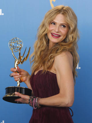 DEN BESTE DAMA: Kyra Sedgwick vant prisen for beste kvinnelige hovedrolle i en dramaserie. Foto: SCANPIX