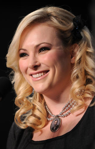 HARD KRITIKK: Meghan McCain refser Sarah Palin i sin nye bok �Dirty Sexy Politics�. Foto: AFP Photo/Robyn Beck/Scanpix