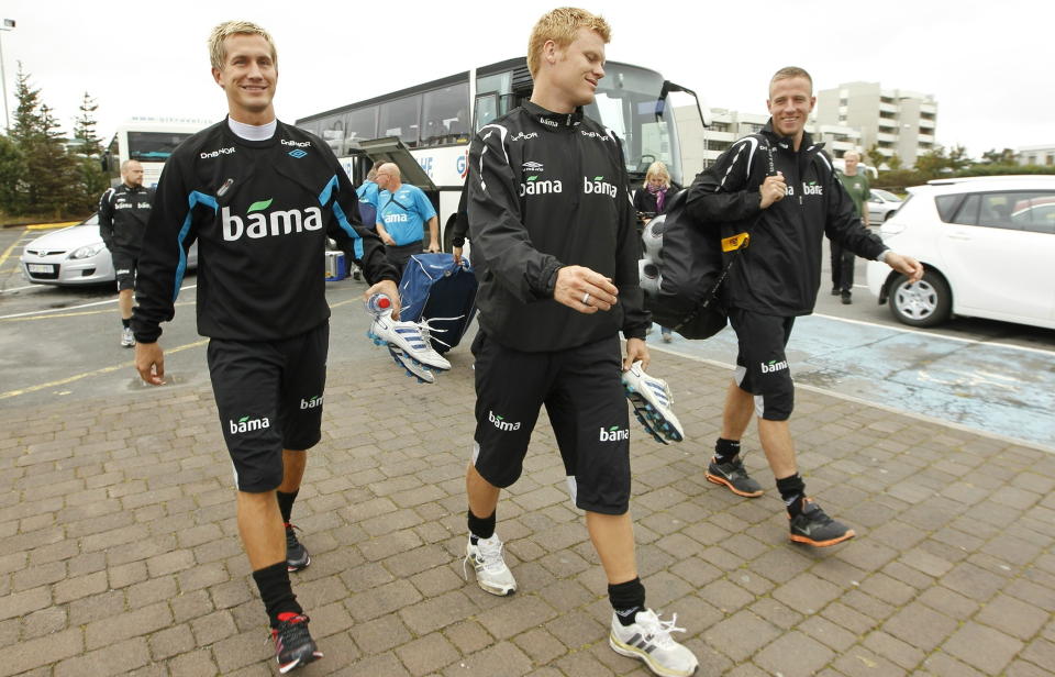 STORE KONTRASTER: H�sten 2008 var �ge Hareide innstilt p� � gi opp � bruke John Arne Riise og Morten Gamst Pedersen sammen p� Norges venstreside. Under Drillo fungerer det s� meget bedre. Foto: Erlend Aas / Scanpix