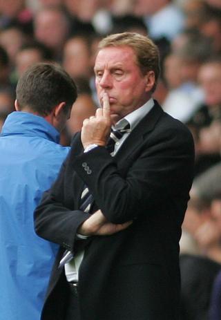 R�VERKJ�P: Harry Redknapp fortalte i g�r at Van der Vaart kostet bare 8 millioner pund, mot mer enn det dobbelte p� s�ndag. Det avvises i Spania. Foto: EPA/GEOFF CADDICK