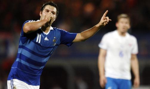 MANNEN BRAATEN VIL HYLLE: Braatens lagkamerat i Toulouse, Andre Pierre Gignac, gikk til Marseille foran denne sesongen. Men Braaten hyller sin gamle lagkamerat gjennom � sutte p� tommelen n�r han scorer. Foto:  REUTERS/Stephane Mahe