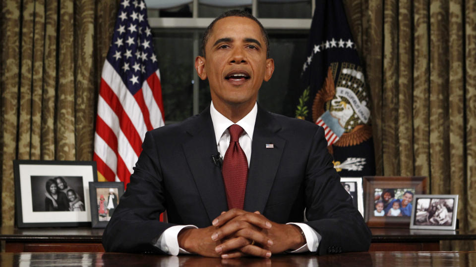 USAs president Barack Obama erkl�rte tirsdag kveld at USAs kampoppdrag i Irak var over. Han �nsker n� � konsentrere seg om den amerikanske �konomien. Her m�ter han soldater som er kommet hjem fra Irak. Foto: REUTERS/Jim Young/SCANPIX