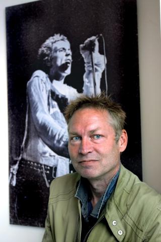 GIR UT BOK: Trygve Mathiesen slipper fredag boka �Banned in the UK - Sex Pistols exiled to Oslo 1977�. Foto; Gitte Johannessen / Scanpix