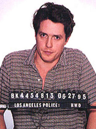 TATT MED BUKSA NEDE: Hugh Grant. Foto: STELLA PICTURES