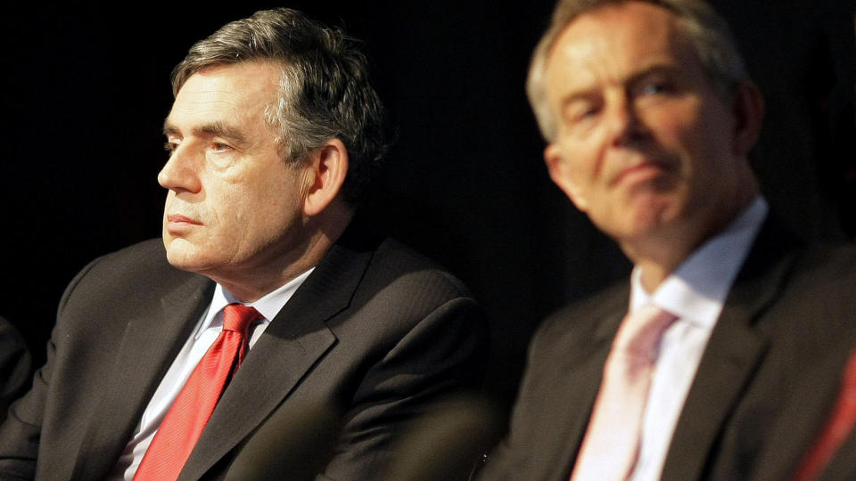 KATASTROFE:�Var han vanskelig, til tider til � bli gal av? Ja�, skriver Tony Blair om n�v�rende statsminister Gordon Brown i selvbiografien, �A Journey�, som lanseres i dag. Her fra et m�te i 2008.  Foto: AFP PHOTO/Shaun Curry