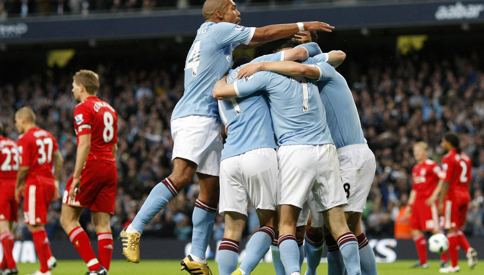 F�RSTRETT TIL CITY-SPILLERE: Her feirer Manchester Citys A-lagsspillere et m�l mot Liverpool. Det er City-spillerne som ikke har n�dd helt opp som kan havne i Drammen. Foto: AP/Tim Hales