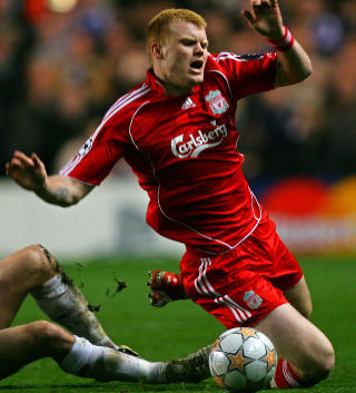 FLYTTET FRA LIVERPOOL: Riise forlot Liverpool i 2008, n� henter han en trener fra Merseyside. Foto: AFP/CARL DE SOUZA
