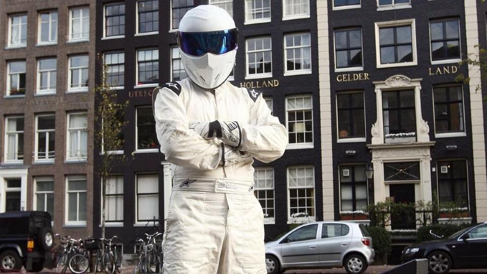 ANONYM: I sju �r har BBC bevart hemmelighen om som befinner seg bak Storbritannias mest ber�mte maske. N� er det slutt. Foto: SCANPIX