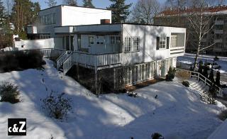 F�R: Slik s� huset ut f�r det ble tegnet om. FOTO: Privat