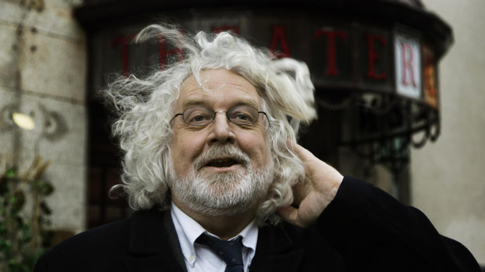 SVARER P� HAGTVETS KRITIKK: Edvard Hoem forsvarer Bj�rnsonfestivalen.Foto: Steinar Buholm