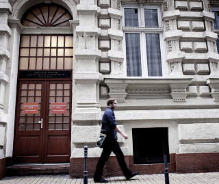 �STEDET: Zhao leide rom i eget navn p� City Guesthouse Flora i Budapest sentrum, og det var her ekskj�resten ble funnet knivdrept s�ndag ettermiddag. Foto: GYULA SOPRONYI