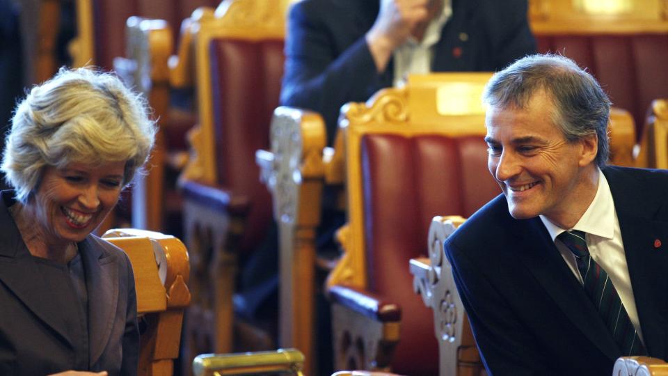 BEHOLDER LUKSUSGAVENE SELV:  Utenriksminister Jonas Gahr St�re (Ap) og helseminister, tidligere forsvarsminister, Anne-Grete Str�m-Erichsen (Ap) har mottatt gaver fra utenlandske politikere som de har beholdt selv for tusenvis av kroner. Det skaper reaksjoner. Foto: Scanpix.
