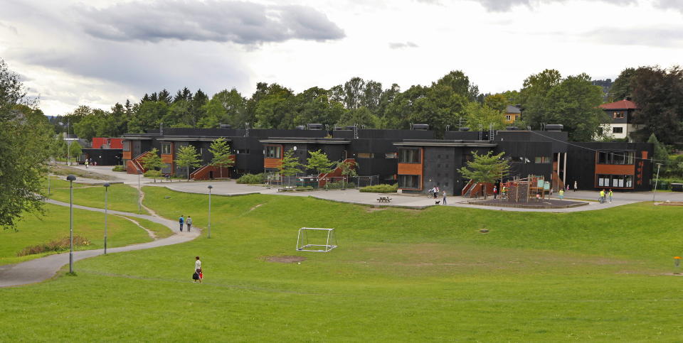 GJENNOMBRUDD: En mindre�rig gutt er innhentet av politiet for voldtekten av den �tte �r gamle gutten ved Sk�yen skole mandag. Han har erkjent overgrepet. Foto: TORBJ�RN BERG/DAGBLADET