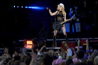 I OSLO:  Madonnas konsert p� Valle hovin. Foto: Torbj�rn Gr�nning / Dagbladet