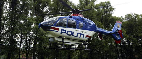 Politiet leter med helikopter etter skallet mann på sykkel