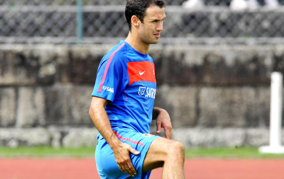 RESPEKT FOR STORE-JOHN: Ricardo Carvalho har m�tt John Carew flere ganger under tida i Chelsea. Han gleder seg ikke til gjensynet p� Ullevaal tirsdag. 
Foto: Erik Berglund