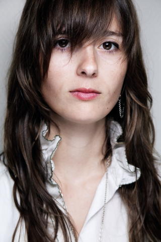 POPHODE: Anne Lise startet sitt f�rste bandprosjekt da hun var 12 �r. Da kunne hun bare spille p� en streng. Foto: Lars Myhren Holand
