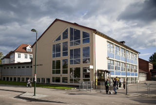 M�TES HER: SOS Rasisme er samlet til landsm�te fra fredag til s�ndag ved Fjellhamar skole i L�renskog.  Foto: Sigurd Fandango/Dagbladet