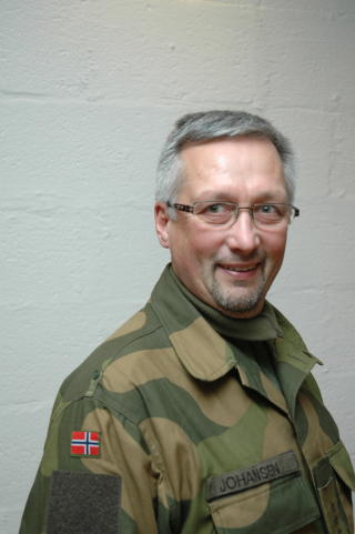 FRYKTER NYE RAS: Kaptein Rolf Johansen som leder Heimevernets kompani i Nord-Troms HV-16. Foto: Heimevernet