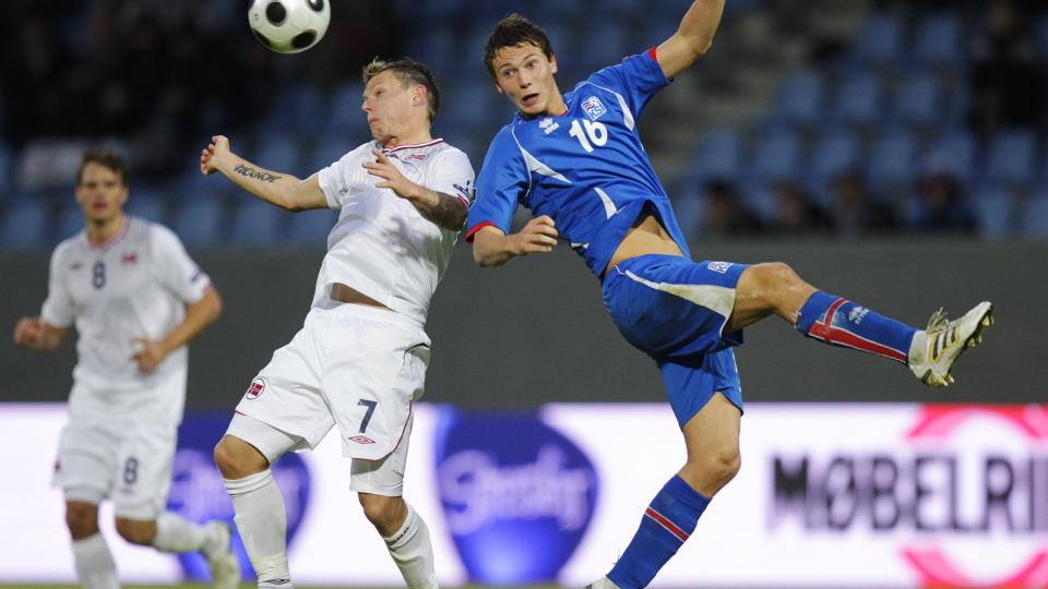 REVANSJELYSTEN: Bj�rn Helge Riise skuffet mot Island, men er lysten p� � reise seg raskt med en god kamp mot Portugal. 
Foto: Erlend Aas / Scanpix