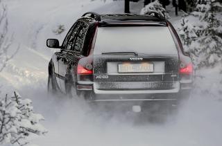 P� VINTERF�RE: God fremkommelighet p� vinterf�re er varemerket for 4WD'en i Volvo XC90.