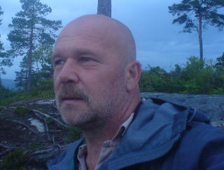 PAPPA: Jan Olsen reagerer p� at en ansatt i Petroleumstilsynet p� Statoil-l�nn gransket s�nnens d�dsulykke. Foto: Privat