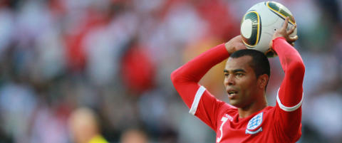 Ashley Coles leilighet rundstjålet