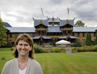DIREKT�REN: Christin Normann er en direkt�r av det blideste slaget.
