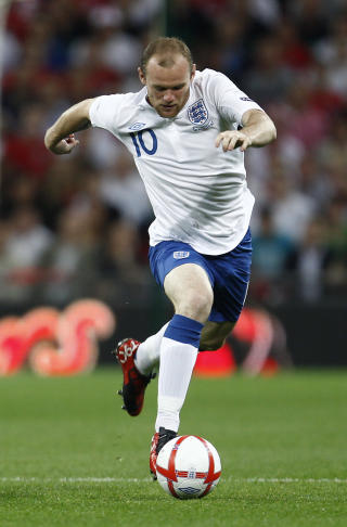 IMPONERTE FREDAG: Wayne Rooney varhadde en fot i alle Englands m�l mot Bulgaria, i en tilbaketrukket spissrolle. Foto: REUTERS/ Eddie Keogh