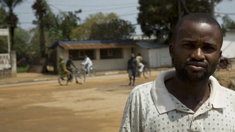  VAR MED SOM HJELPESJ�F�R:  Kasimu Aradjabu frykter han blir glemt i erstatningsoppgj�ret etter drapet p� Moland og French' sj�f�r Abedi Kasongo. FOTO: TORE BERGSAKER.