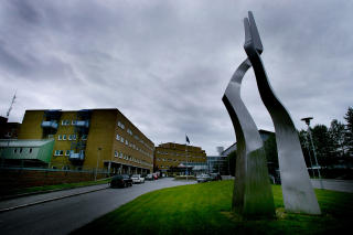 INNLAGT: Den 42 �r gamle kvinnen er innlagt ved Universitetssykehuset i Troms�, men er ikke livstruende skadet. Foto: Torgrim Rath Olsen/Nordlys