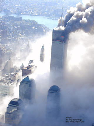 SJOKKET: Datoen 11. september, 9/11, glemmes aldri. Foto: REUTERS/NYPD/Scanpix