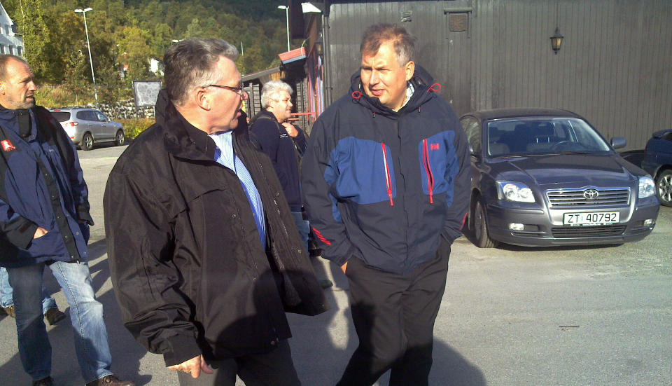 BES�KER LYNGEN: Olje- og energiminister Terje Riis-Johansen. Foto: �ystein Barth-Heyerdahl/Nordlys