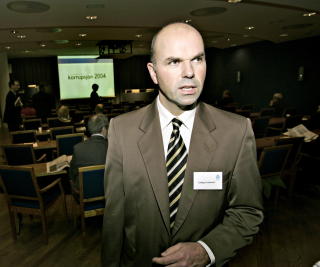 KRITISK: Korrupsjonsekspert Erling Grimstad er sv�rt kritisk til at Navarsete tok i mot et gullarmb�nd fra Aker Yards. Foto: Ole C.H. Thomassen/Dagbladet