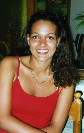 DREPT: Camilla Samira Olsen (32) ble funnet drept av sin mor hjemme i Oppeg�rd l�rdag 31. juli. Foto: PRIVAT