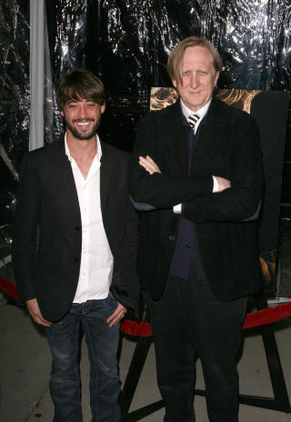 MANNEN BAK: Ryan Bingham sammen med produsent T-Bone Burnett (t.h.). Foto: Stella Pictures