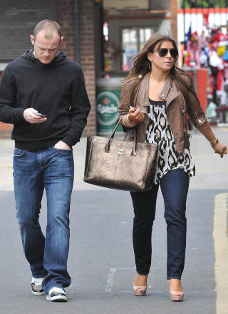 BRETTET UT I SPALTENE: P�stander om utroskap har blitt brettet ut i mediene de siste dagene. Engelske aviser spekulerer i hvordan forholdet mellom Wayne og Coleen Rooney vil ende. Foto: STELLA PICTURES