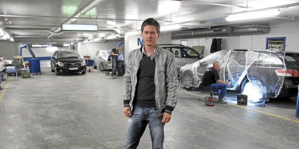 SJOKKERT: Sverre M�rck er sjokkert over prisforskjellen p� M�ller Ryen og Bilkosmetikk. Foto: Geir Svardal