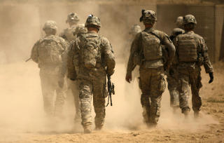STRIDSSONE: Amerikanske soldater i Kandahar-provinsen, der overgrepene skal ha skjedd. Foto: AFP/Scanpix