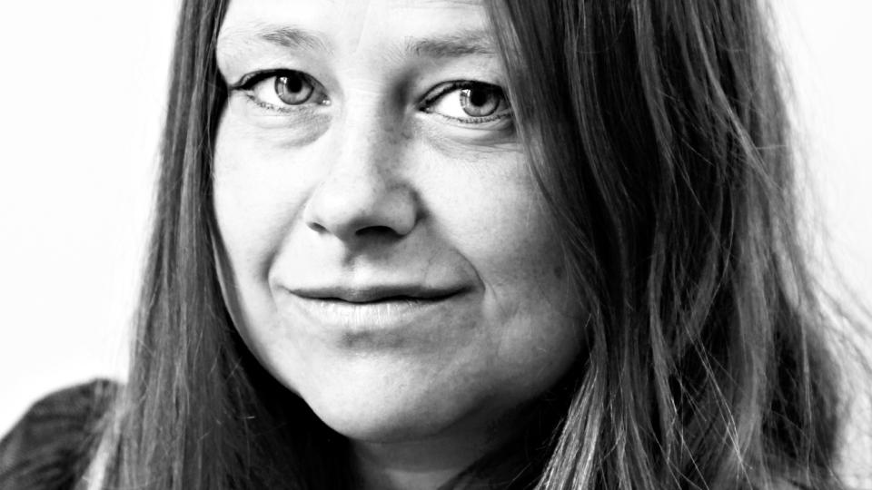 LAVM�LT: Line Berg er en av f� novellister som ved f�rstegangs lesning antas � ha skrevet minst fire knakende gode b�ker tidligere. Men hun er debutant. Foto: KOLON FORLAG