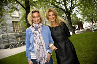 VENNINNER: -Kjemien mellom oss ble veldig god, sier Line Verndal (t.v) og Lena Endre. Foto: Anders Gr�nneberg