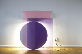 Colour: En lampe som best�r av flere lag, et samarbeid med Andreas Engesvik. Foto: Daniel Rybakken