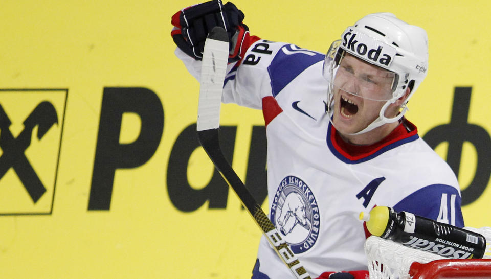 GOD SERIE�PNING: Patrick Thoresen scoret ett og hadde to m�lgivende pasnigner da hans  Salavat Julajev serie�pnet med 7-2 over Traktor Tsjeljabinsk i KHL.Foto: H�kon Mosvold Larsen / Scanpix