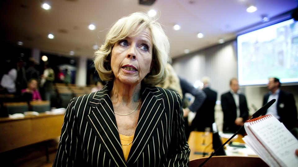OPPGA AFGHANSK VERDI: Helse- og omsorgsminister Anne-Grete Str�m-Erichsen fikk afghanske tepper i gave da hun var forsvarsminister. N� har hun offentliggjort en bekreftelse fra skattemyndighetene. Foto : Bj�rn Langsem/DAGBLADET.