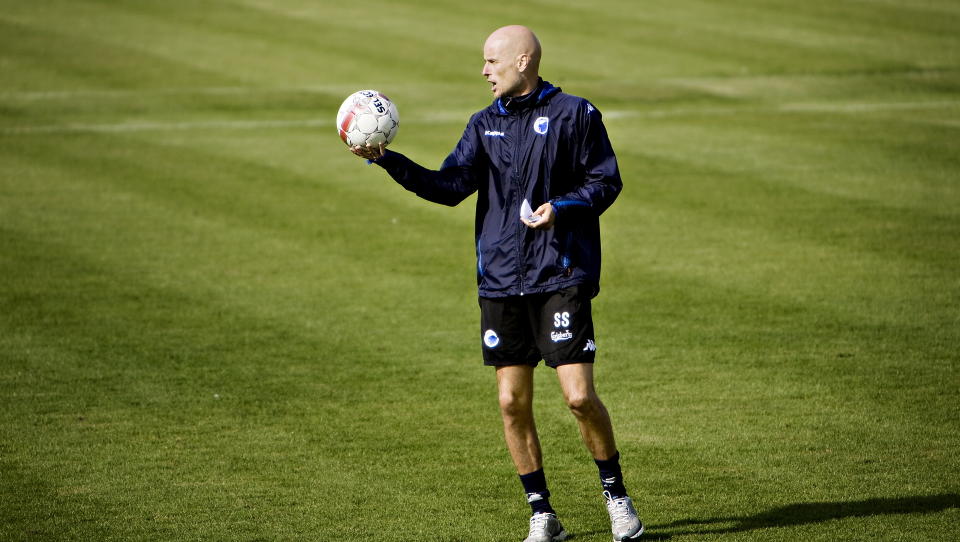 BEGYNNER I NFF SOM PLANLAGT: St�le Solbakken sier til Dagbladet at han ikke utsetter oppstarten i Norges Fotballforbund, uansett om Drillo er landslagssjef fram til EM i 2012. Foto: Kristian Ridder-Nielsen/Dagbladet
