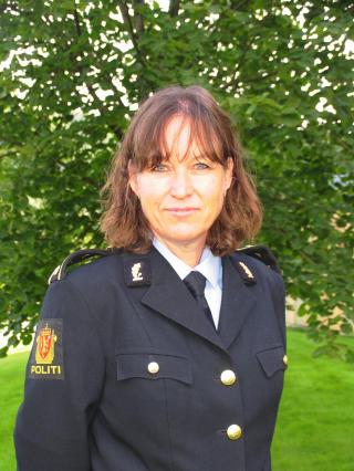 LEDER ETTERFORSKNINGEN: Politistasjonssjef Lisbeth Aarvik. Foto: Politiet