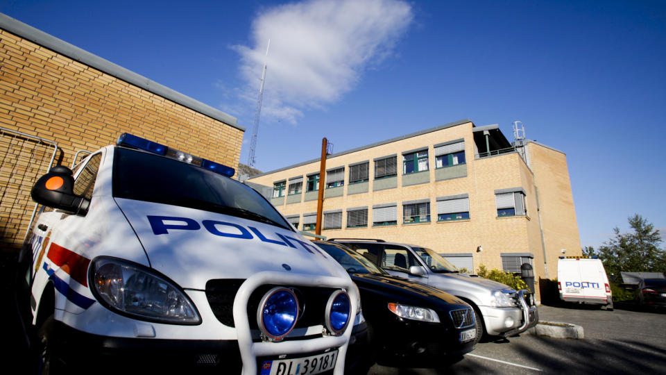 BER OM TIPS: Helgeland-politiet. Her Mosj�en politistasjon. Foto: Hans Petter S�rensen