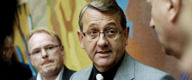 - Autoriteten til Stoltenberg er svekket